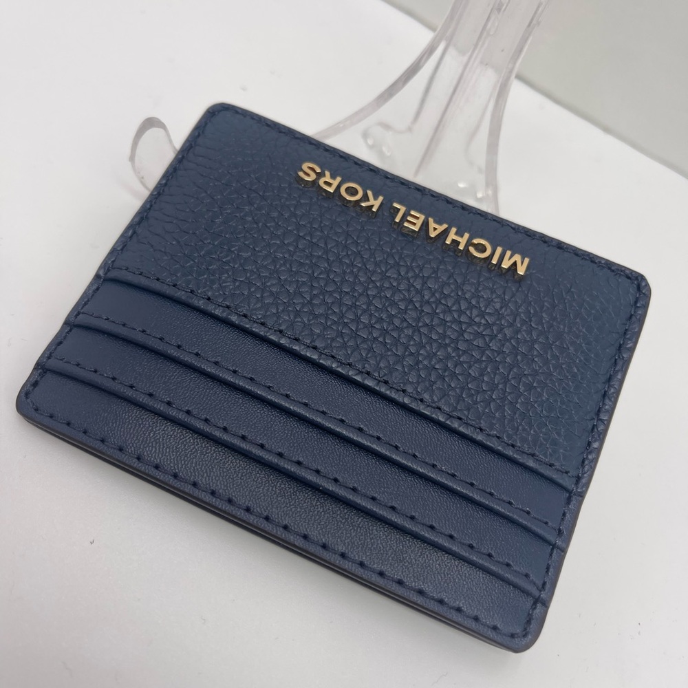 MICHAEL KORS
Large Pebbled Leather Card Holder Case
Navy
NWT - Picture 4 of 16